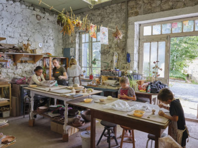 Atelier poterie chez Vivaterre J.M. VIDAL / Office de tourisme du Haut-Lignon